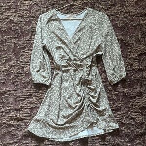 Monteau Los Angeles Midi Above Knee Olive & Cream Leaf Print Ruched Dress